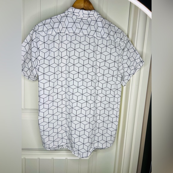 MEN’S FOREVER 21 GEOMETRIC PRINT POLO,SHORT SLEEVE IN WHITE/BLACK, SIZE L - Picture 4 of 6